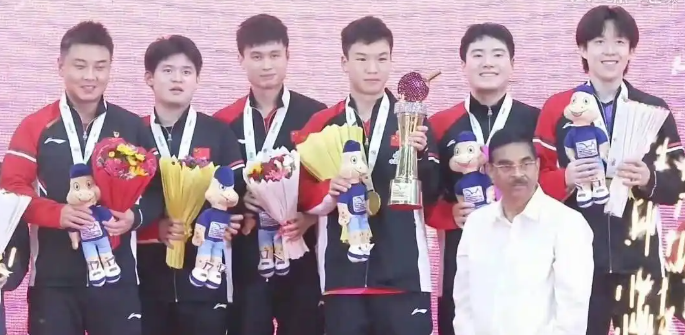 在一座田径, 的新闻比比, 怎么会散发